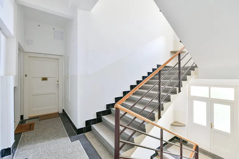 Písecká, Vinohrady - Prague 3 | Rent, Apartment, One-bedroom (2+kk), 47 m²