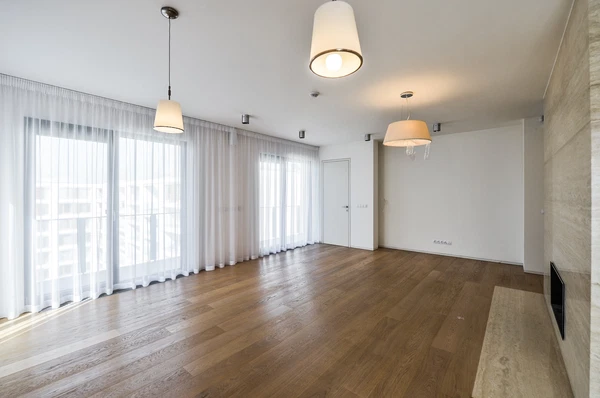 U Mlýnského kanálu, Karlín - Prague 8 | Rent, Apartment, Four-bedroom (5+kk), 179 m²