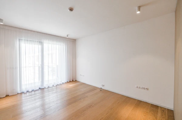 U Mlýnského kanálu, Karlín - Praha 8 | Pronájem, Byt, 5+kk, 179 m²