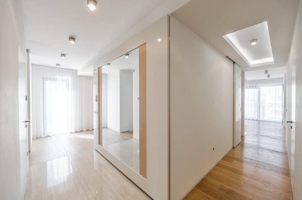 U Mlýnského kanálu, Karlín - Prague 8 | Rent, Apartment, Four-bedroom (5+kk), 179 m²