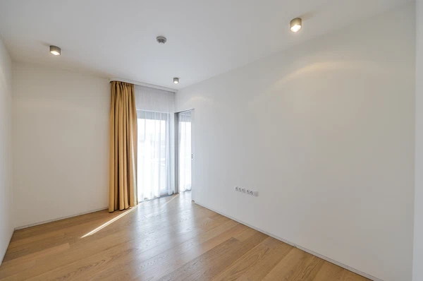 U Mlýnského kanálu, Karlín - Praha 8 | Pronájem, Byt, 5+kk, 179 m²