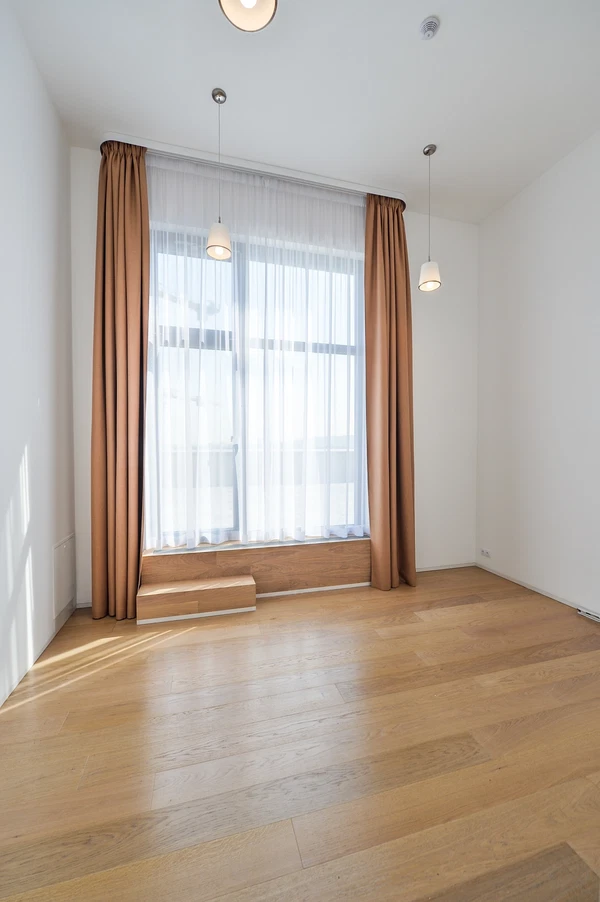 U Mlýnského kanálu, Karlín - Praha 8 | Pronájem, Byt, 5+kk, 179 m²