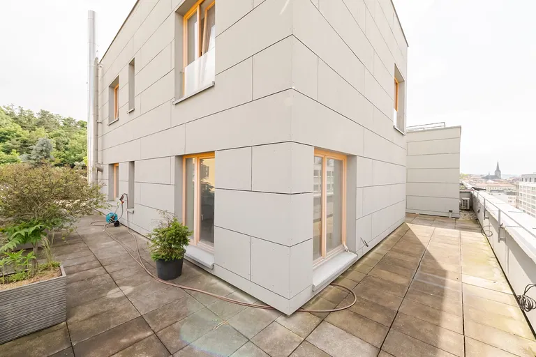 Jeseniova, Žižkov - Prague 3 | Sale, Apartment, Three-bedroom (4+kk), 440 m²