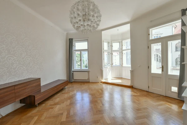 Lyčkovo náměstí, Karlín - Prague 8 | Rent, Apartment, Three-bedroom (4+kk), 104 m²