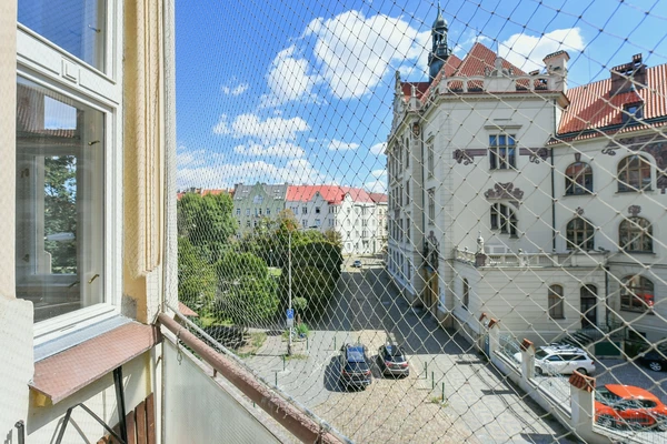 Lyčkovo náměstí, Karlín - Prague 8 | Rent, Apartment, Three-bedroom (4+kk), 104 m²