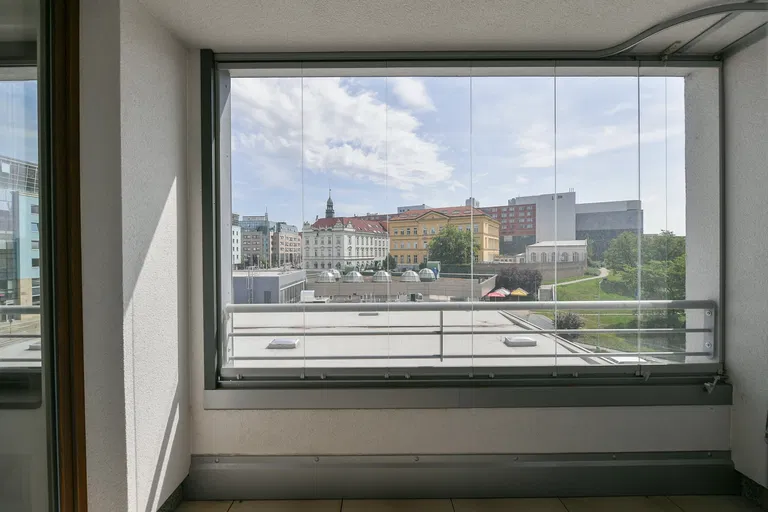 Bassova, Vysočany - Prague 9 | Rent, Apartment, One-bedroom (2+kk), 61 m²