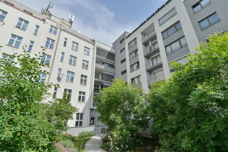 Bassova, Vysočany - Prague 9 | Rent, Apartment, One-bedroom (2+kk), 61 m²