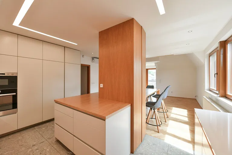Trojská, Troja - Praha 7 | Pronájem, Byt, 5+kk, 186 m²
