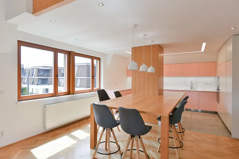 Trojská, Troja - Praha 7 | Pronájem, Byt, 5+kk, 186 m²