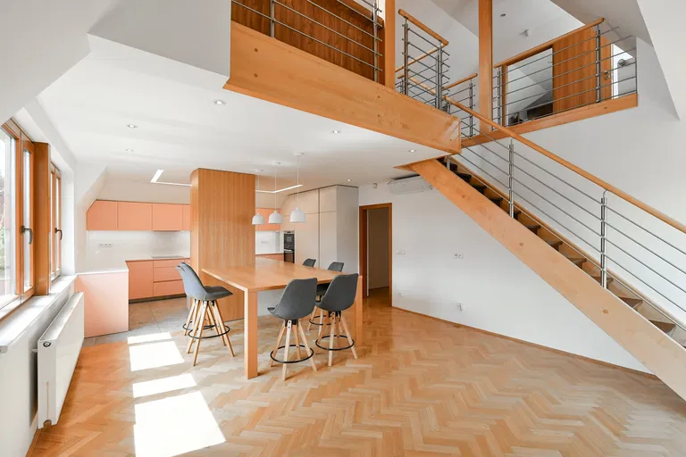 Trojská, Troja - Praha 7 | Pronájem, Byt, 5+kk, 186 m²