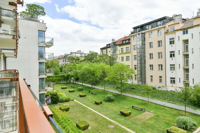 Korunní, Vinohrady - Prague 10 | Rent, Apartment, Two-bedroom (3+kk), 108 m²