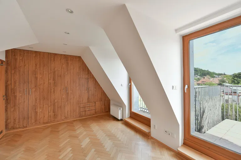 Trojská, Troja - Praha 7 | Pronájem, Byt, 5+kk, 186 m²