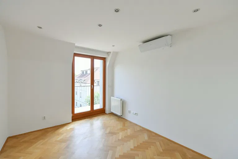 Trojská, Troja - Praha 7 | Pronájem, Byt, 5+kk, 186 m²
