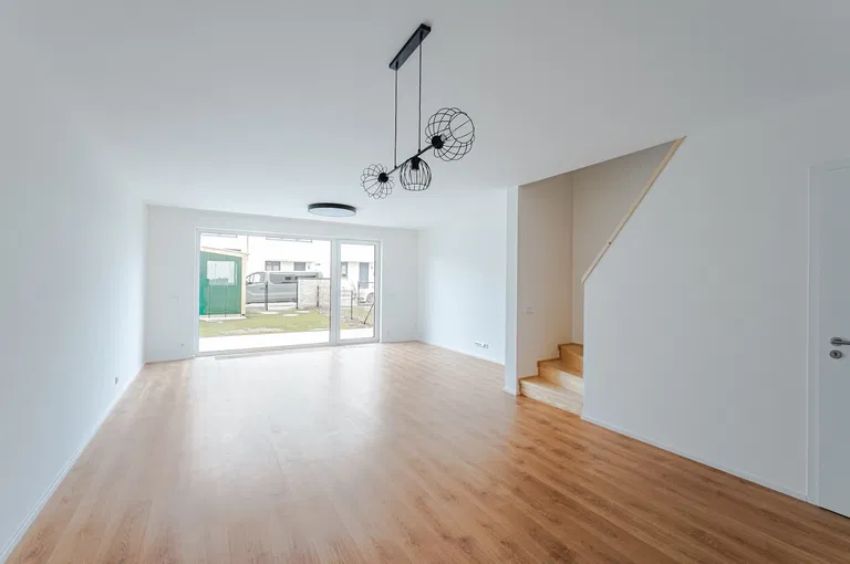 U Spojů, Ďáblice - Praha 8 | Pronájem, Rodinný dům, 4+kk, 128 m²
