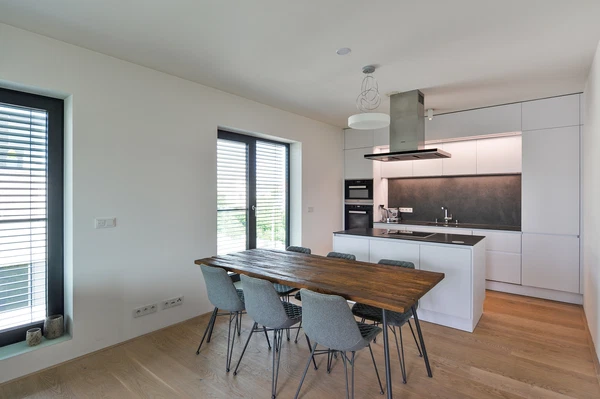 U Laboratoře, Střešovice - Prague 6 | Rent, Apartment, One-bedroom (2+kk), 70 m²