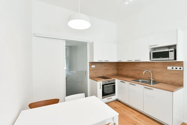 Peckova, Karlín - Praha 8 | Pronájem, Byt, 1+kk, 33 m²