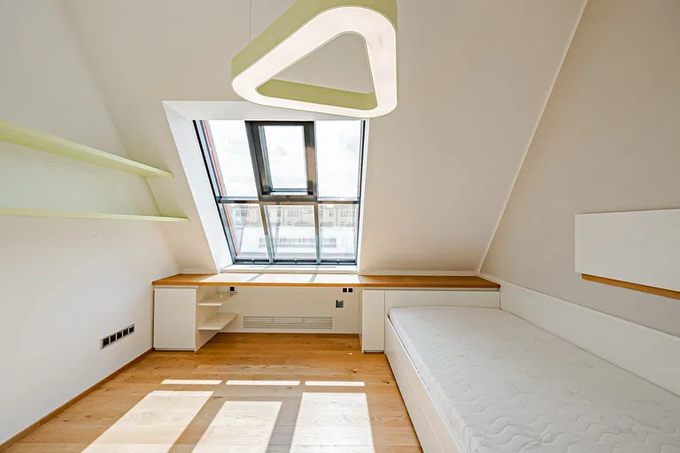 Lucemburská, Žižkov - Praha 3 | Pronájem, Byt, 5+kk, 170 m²