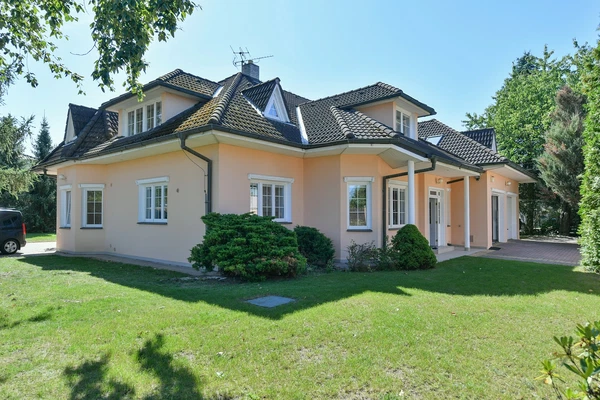 Říčanská, Průhonice - Praha-západ | Rent, House, Six-bedroom (7+1), 470 m²