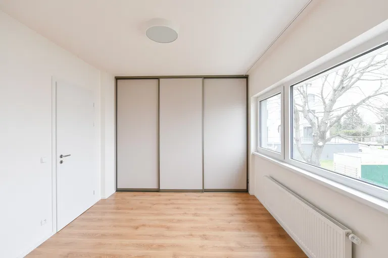 U Spojů, Ďáblice - Praha 8 | Pronájem, Rodinný dům, 5+kk, 153 m²