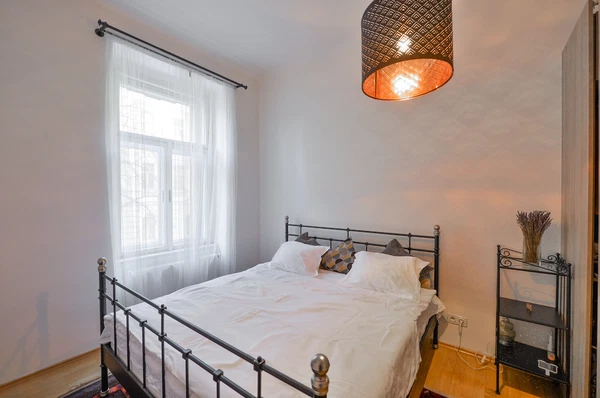 Na Kozačce, Vinohrady - Prague 2 | Rent, Apartment, One-bedroom (2+kk), 80 m²