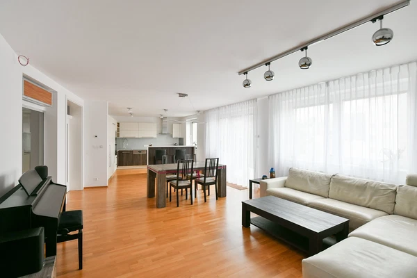 Na Klaudiánce, Podolí - Prague 4 | Rent, Apartment, Three-bedroom (4+kk), 138 m²