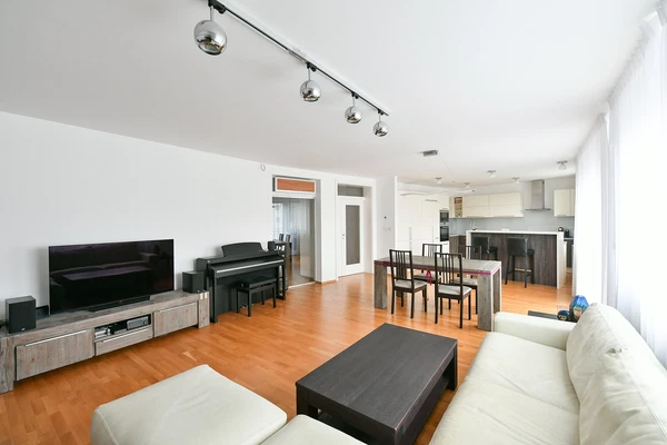 Na Klaudiánce, Podolí - Prague 4 | Rent, Apartment, Three-bedroom (4+kk), 138 m²