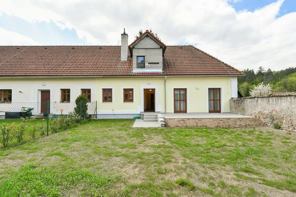 Lipová, Lštění - Benešov | Rent, Apartment, Two-bedroom (3+kk), 78 m²