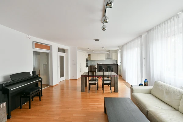 Na Klaudiánce, Podolí - Prague 4 | Rent, Apartment, Three-bedroom (4+kk), 138 m²