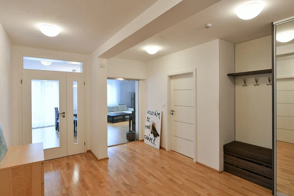 Na Klaudiánce, Podolí - Prague 4 | Rent, Apartment, Three-bedroom (4+kk), 138 m²