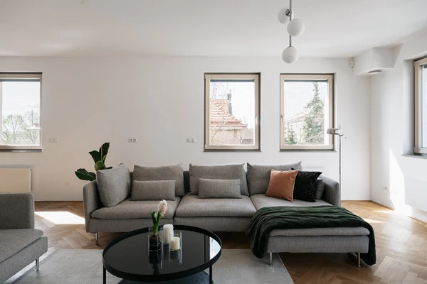 Hradešínská, Vinohrady - Prague 10 | Rent, Apartment, Two-bedroom (3+kk), 173 m²