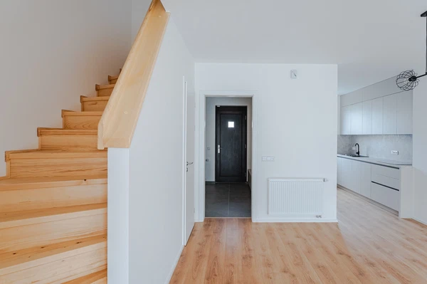 U Spojů, Ďáblice - Praha 8 | Pronájem, Rodinný dům, 4+kk, 128 m²