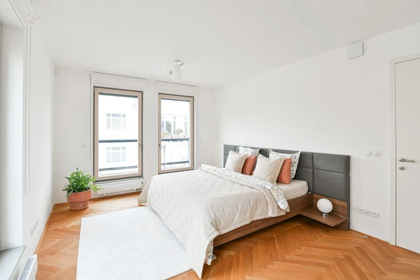 Hradešínská, Vinohrady - Prague 10 | Rent, Apartment, Three-bedroom (4+kk), 212 m²