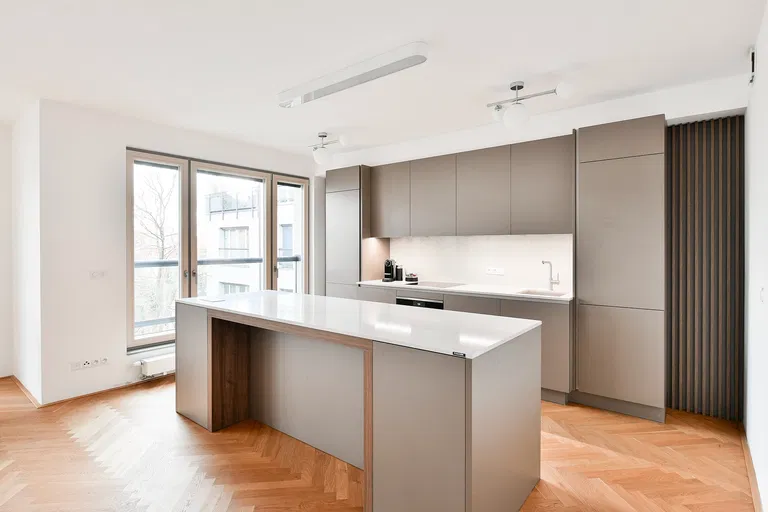 Hradešínská, Vinohrady - Praha 10 | Pronájem, Byt, 4+kk, 212 m²