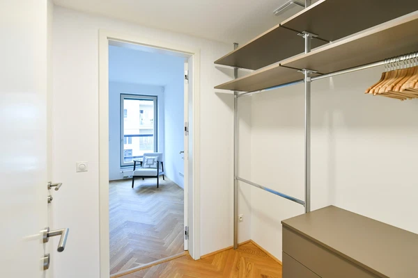 Hradešínská, Vinohrady - Prague 10 | Rent, Apartment, Three-bedroom (4+kk), 212 m²