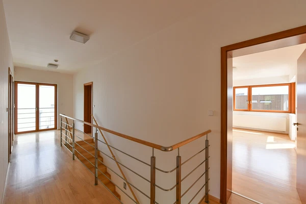 Břežánecká, Jinonice - Prague 5 | Rent, House, Six-bedroom (7+kk), 517 m²