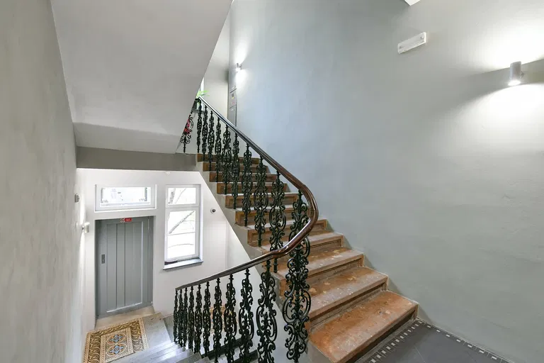 Ostrovní, Nové Město - Prague 1 | Rent, Apartment, One-bedroom (2+1), 68 m²
