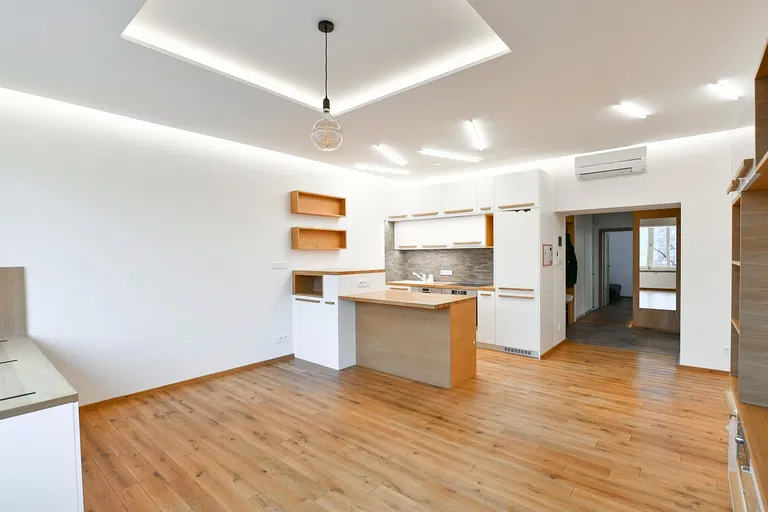Rooseveltova, Bubeneč - Praha 6 | Pronájem, Byt, 4+kk, 117 m²