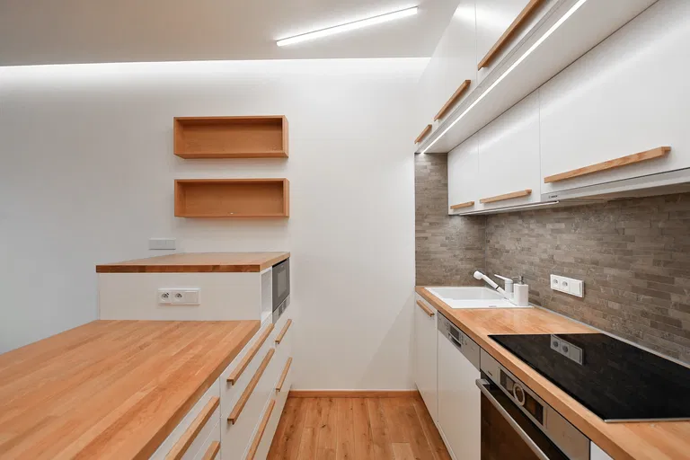 Rooseveltova, Bubeneč - Praha 6 | Pronájem, Byt, 4+kk, 117 m²