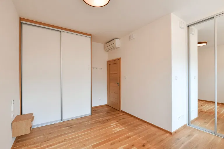 Rooseveltova, Bubeneč - Praha 6 | Pronájem, Byt, 4+kk, 117 m²