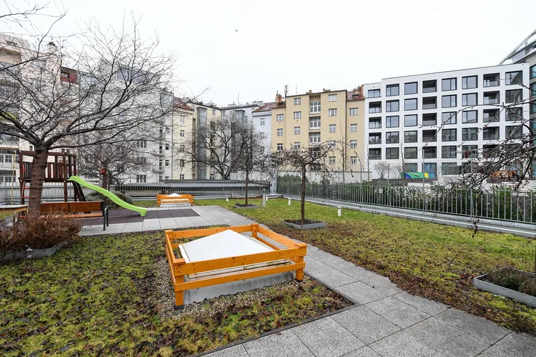 Rooseveltova, Bubeneč - Praha 6 | Pronájem, Byt, 4+kk, 117 m²