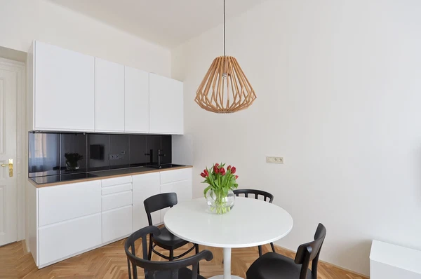 Březinova, Karlín - Praha 8 | Pronájem, Byt, 2+kk, 56 m²