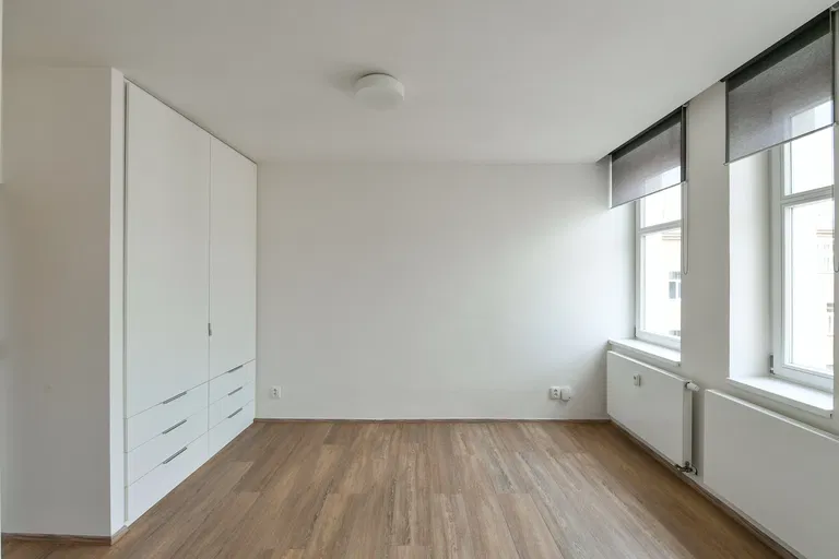 Lucemburská, Vinohrady - Praha 3 | Pronájem, Byt, 1+kk, 30 m²