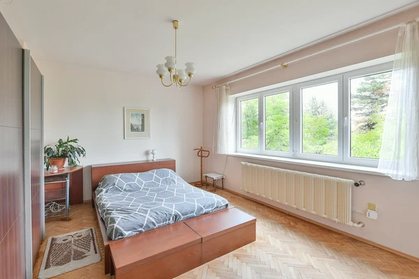 Mezilesni, Lhotka - Prague 4 | Sale, House, Four-bedroom (5+1), 264 m²