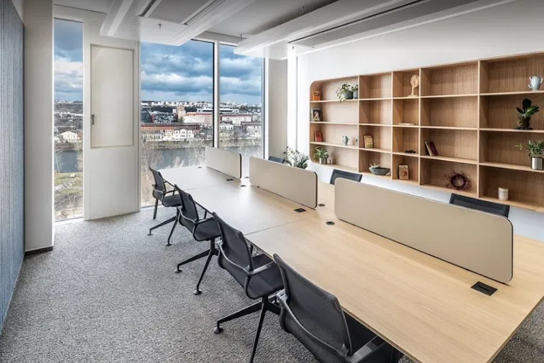 Karolinská, Karlín - Praha 8 | Pronájem, Administrativní budova
