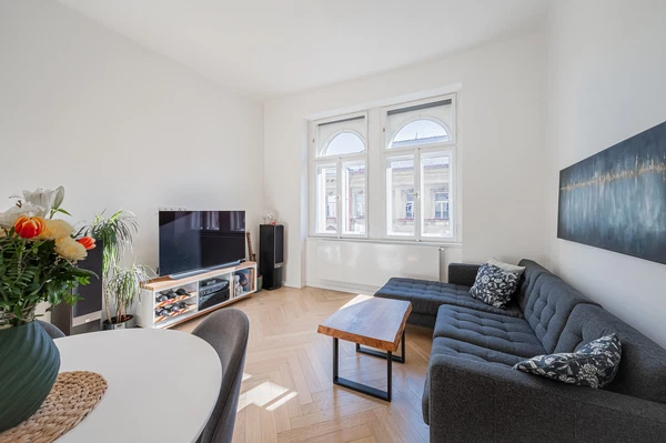 Ostrovského, Smíchov - Prague 5 | Sale, Apartment, One-bedroom (2+kk), 45 m²