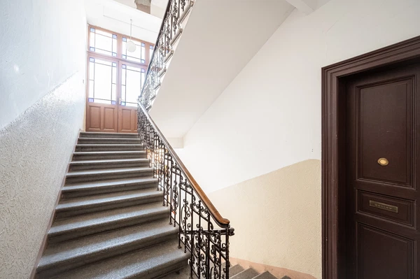 Ostrovského, Smíchov - Prague 5 | Sale, Apartment, One-bedroom (2+kk), 45 m²