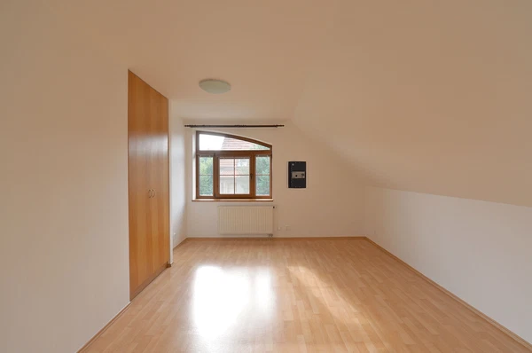 Druhého odboje, Nebušice - Prague 6 | Rent, House, Eight-bedroom (9+kk), 384 m²