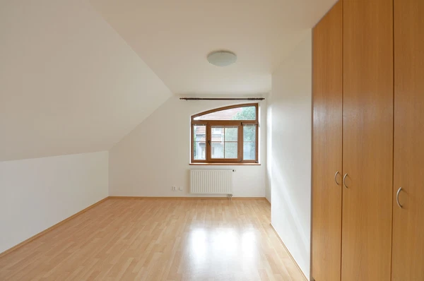 Druhého odboje, Nebušice - Prague 6 | Rent, House, Eight-bedroom (9+kk), 384 m²