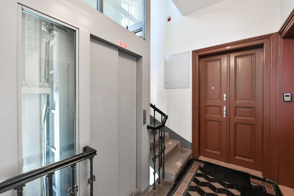 Rumunská, Vinohrady - Prague 2 | Sale, Apartment, Two-bedroom (3+1), 91 m²