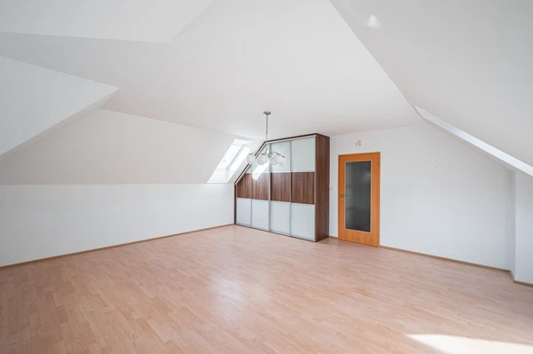 Pod Valem II., Průhonice - Praha-západ | Rent, House, Four-bedroom (5+kk), 190 m²